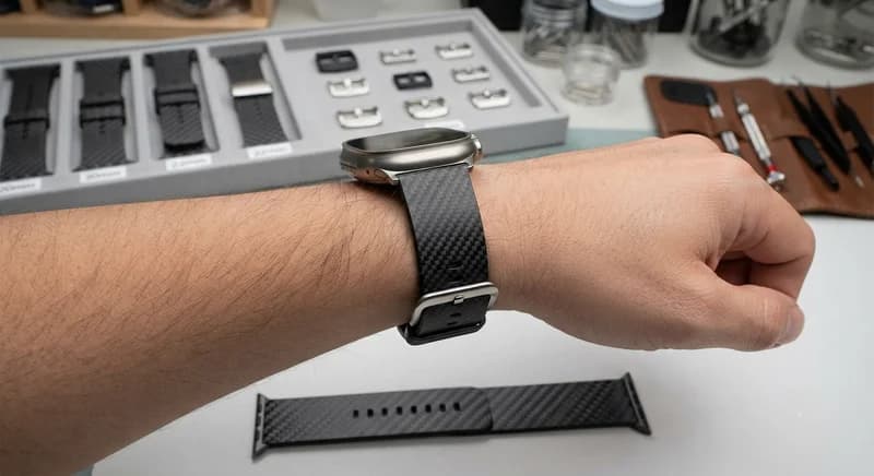Carbon Fiber Watch Strap — 20mm/22mm Quick-Release